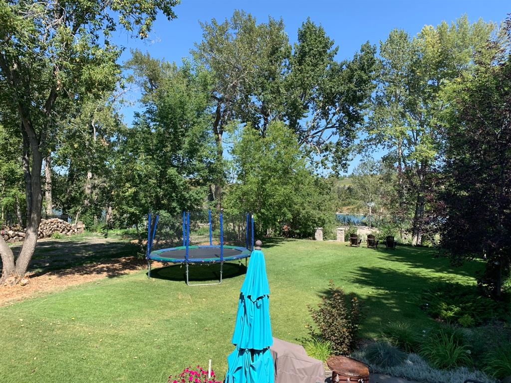 6310 Bow Crescent NW, Calgary, AB, T3B 2B9 A1088799 Brenda Parai