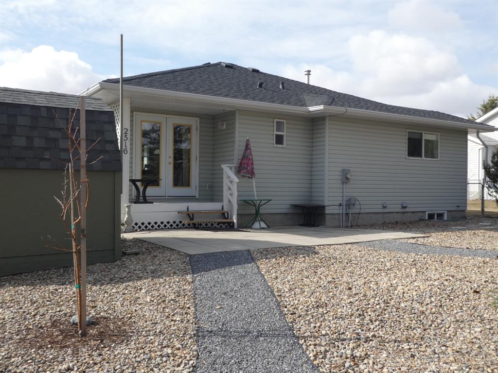 2516 26 Street, Nanton, AB, T0L 1R0 A1094580 Curtis Patton
