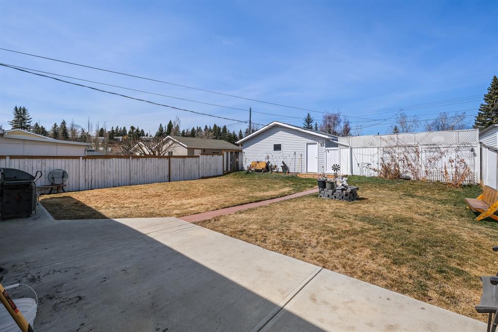 159 Lake Sylvan Close SE, Calgary, AB, T2J 3E5 A1095061 Josh