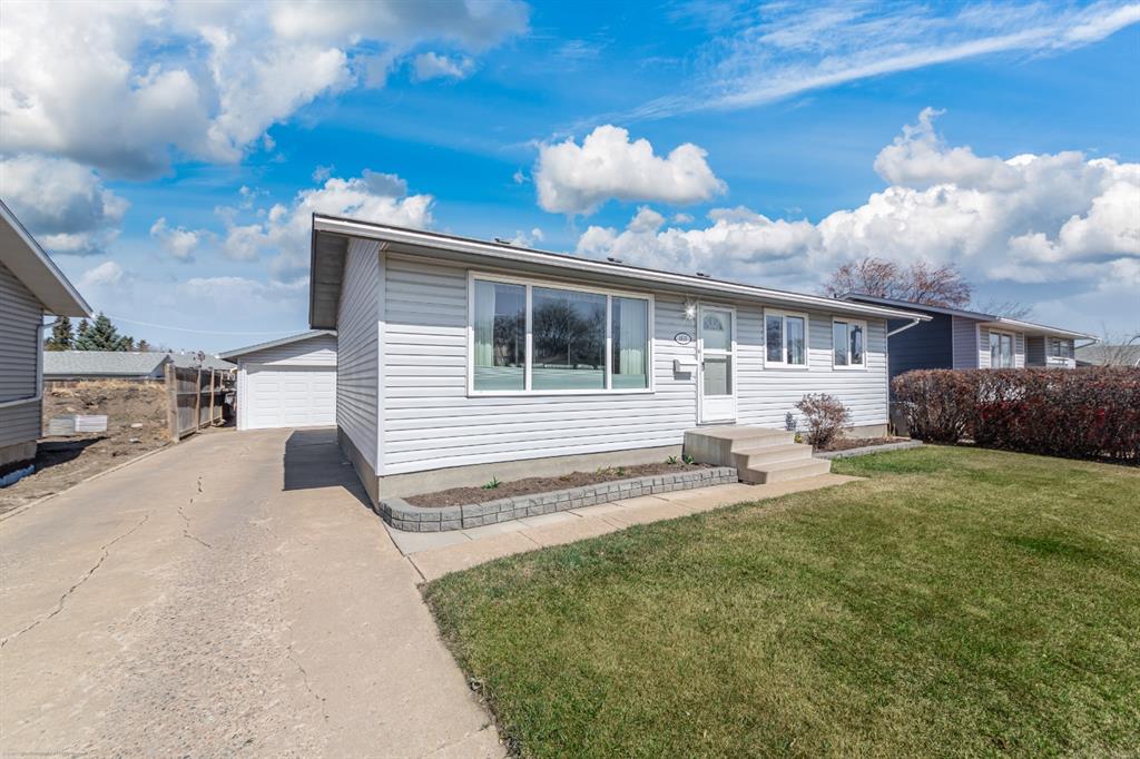 4816 32 Street, Lloydminster, SK, S9V 1B3 A1097365 Harpreet Christie