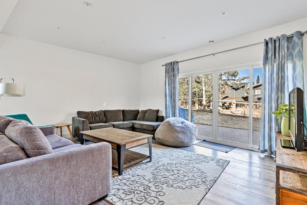 132 River’s Bend Way, Dead Man’s Flats, AB, T1W 0K5 A1098152 Barry