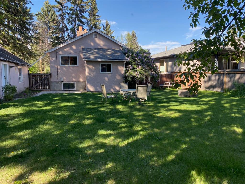 6127 Bow Crescent NW, Calgary, AB, T3B 2C2 A1103158 Brenda Parai