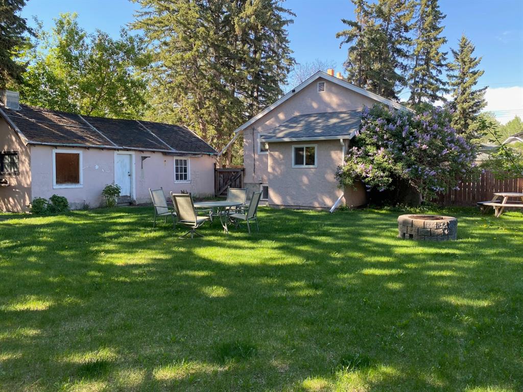 6127 Bow Crescent NW, Calgary, AB, T3B 2C2 A1103158 Brenda Parai