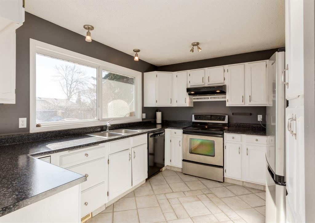 8 Sun Valley Drive SE, Calgary, AB, T2X 1V2 A1103346 Home is not a