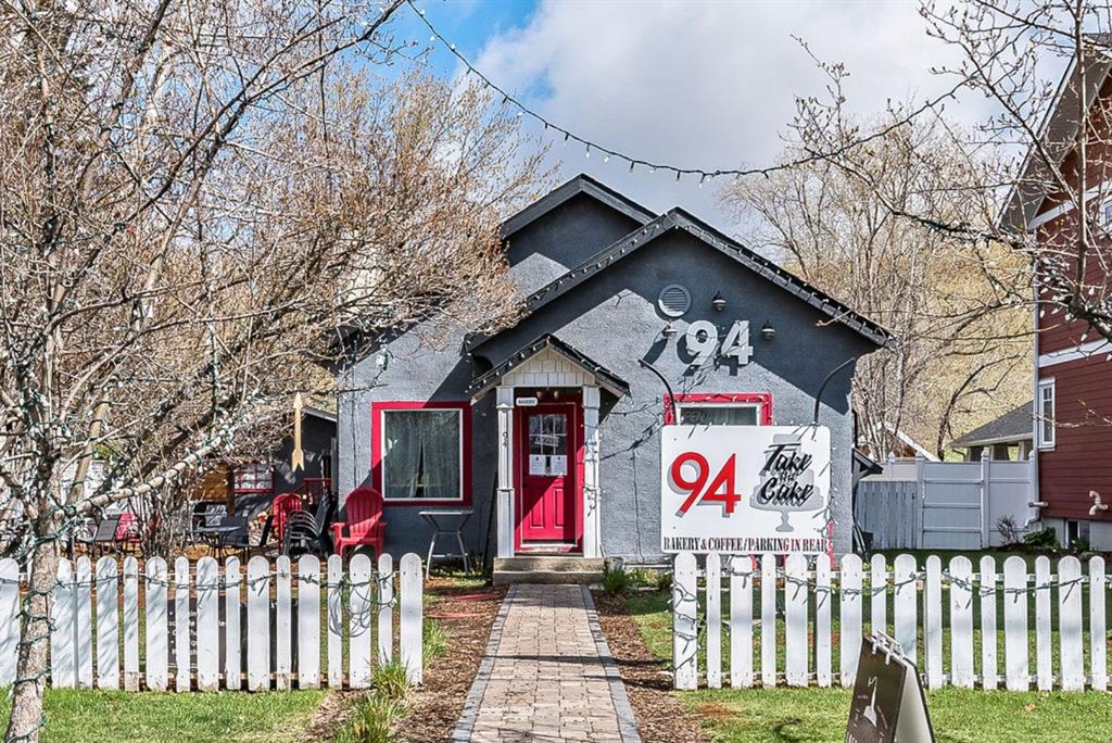 62 Elma Street, Okotoks, AB A1103626 Andrea WiltonClark