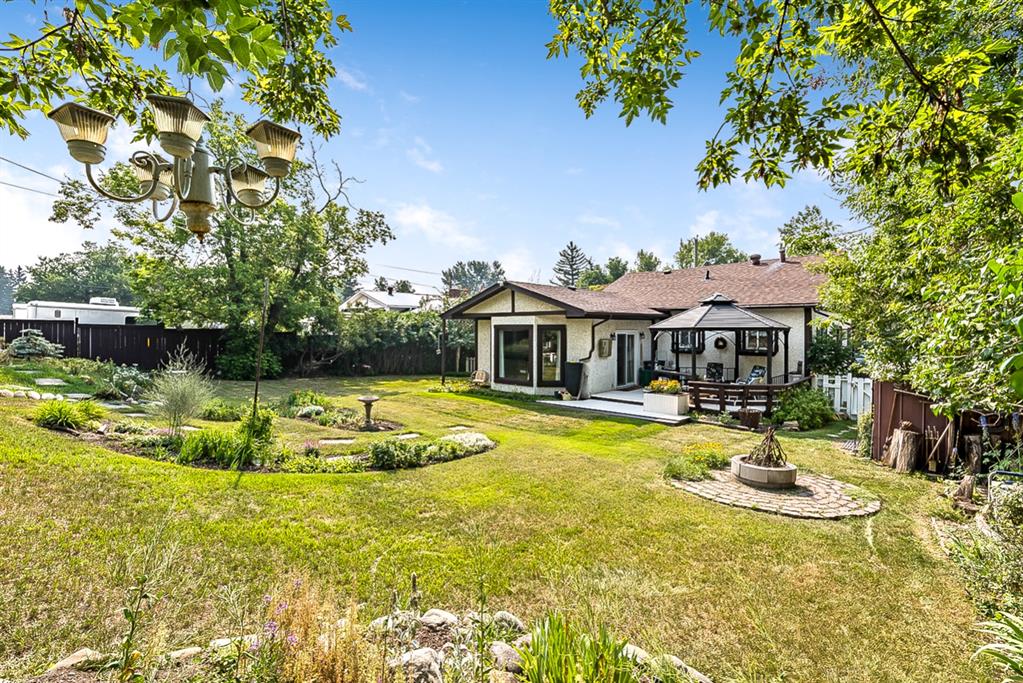 62 Elma Street, Okotoks, AB, T0L 1T3 A1103626 Andrea WiltonClark