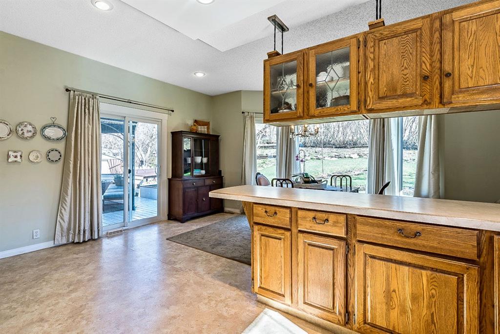 62 Elma Street, Okotoks, AB, T0L 1T3 A1103626 Andrea WiltonClark