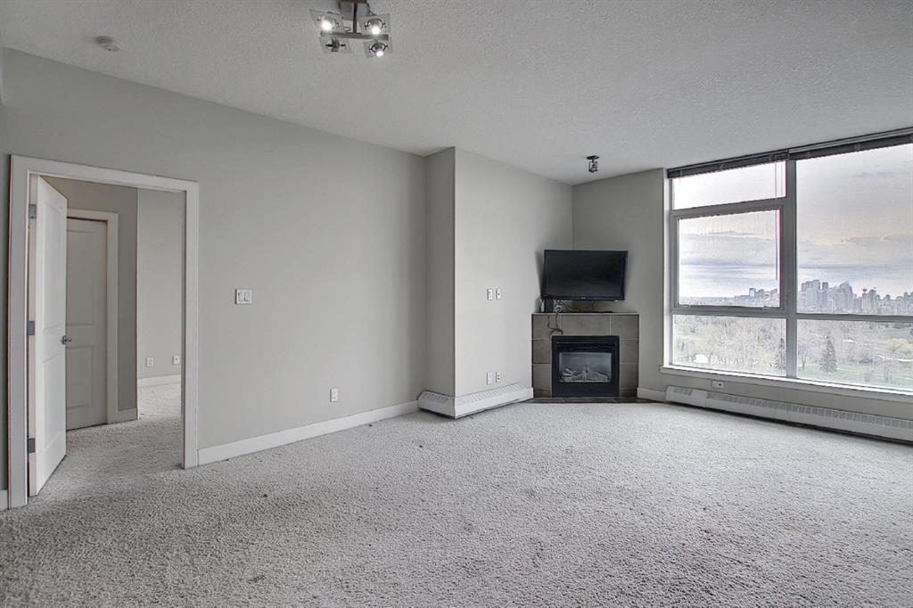 901 77 Spruce Place SW, Calgary, AB, T3C 3X6 A1104367 Hamilton