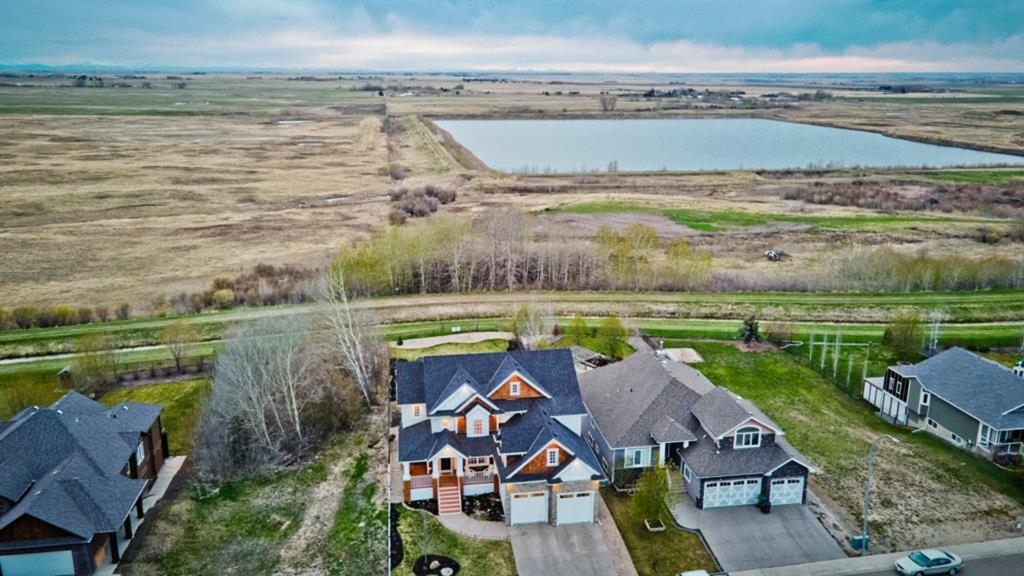 1045 Hillcrest Manor Estate, Strathmore, AB A1108838 Carey Rose