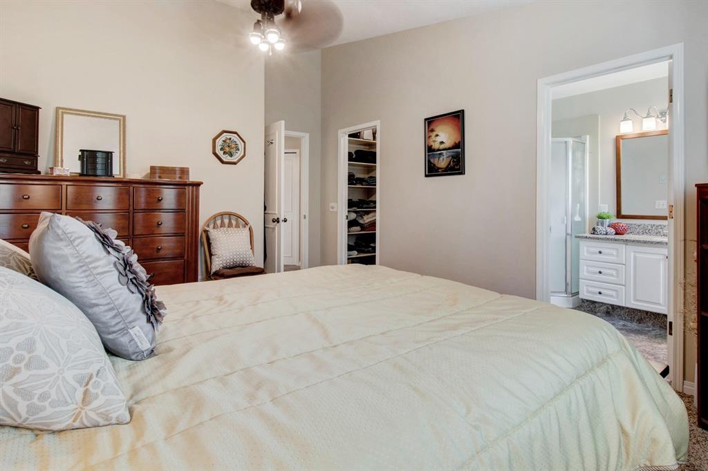 1823 Meadowbrook Gate SE, Airdrie, AB, T4A 2B4 A1118322 Mari Carr