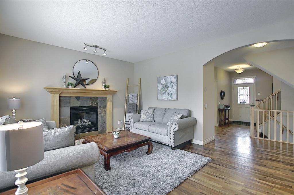 143 Cimarron Drive, Okotoks, AB, T1S 2P3 A1118979 Chris Podesky Realtor®