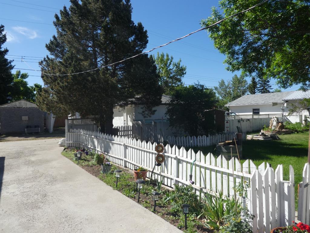 411 2 Street N, Vulcan, AB, T0L 2B0 A1122238 Curtis Patton