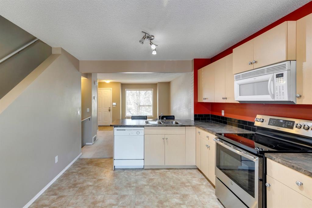 32 Erin Woods Court SE, Calgary, AB A1122325 Connect Real Estate Group 32 Erin Woods Court SE, Calgary, AB A1122325 Connect Real Estate Group