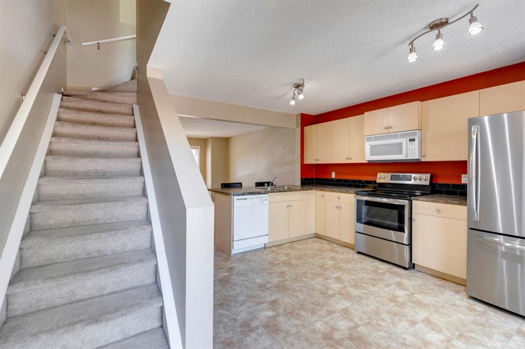 32 Erin Woods Court SE, Calgary, AB A1122325 Connect Real Estate Group