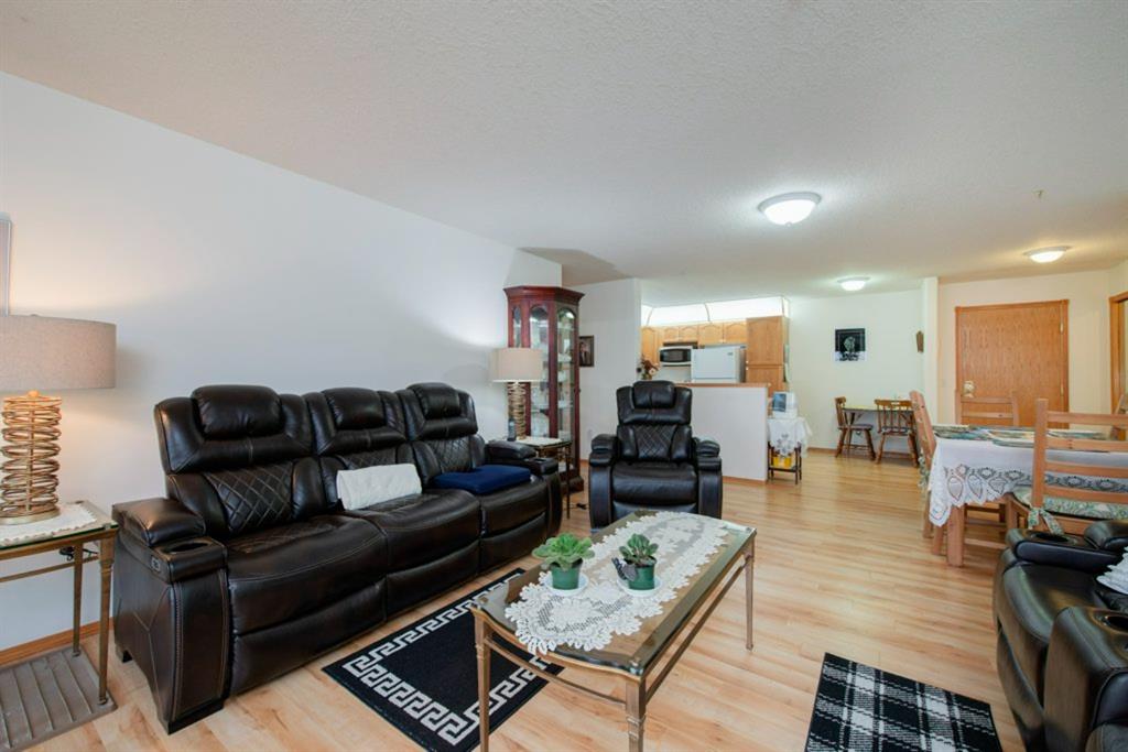 105 728 Country Hills Road NW, Calgary, AB, T3B 5K8 A1126882