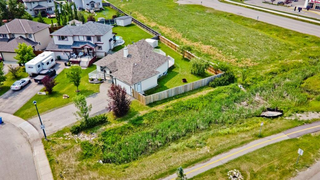 103 Railway Crescent, Langdon, AB, T0J 1X1 A1129117 Michelle Eldjarnson