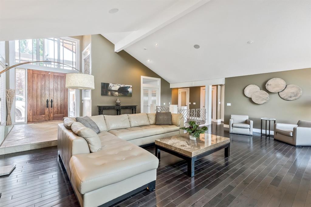 12715 Canso Place SW, Calgary, AB, T2W 3A8 A1130209 Smith Pezzente