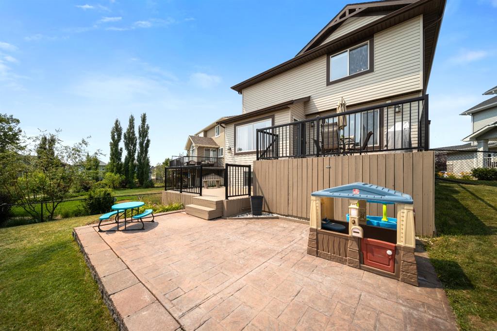 35 Drake Landing Crescent, Okotoks, AB, T1S 0C1 A1134390 Alison