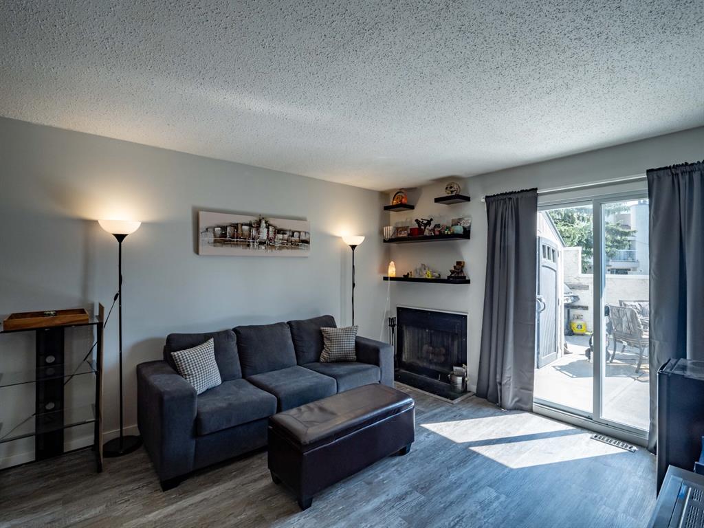 2014 3500 Varsity Drive NW, Calgary, AB, T2L 1Y3 A1145943 Heart