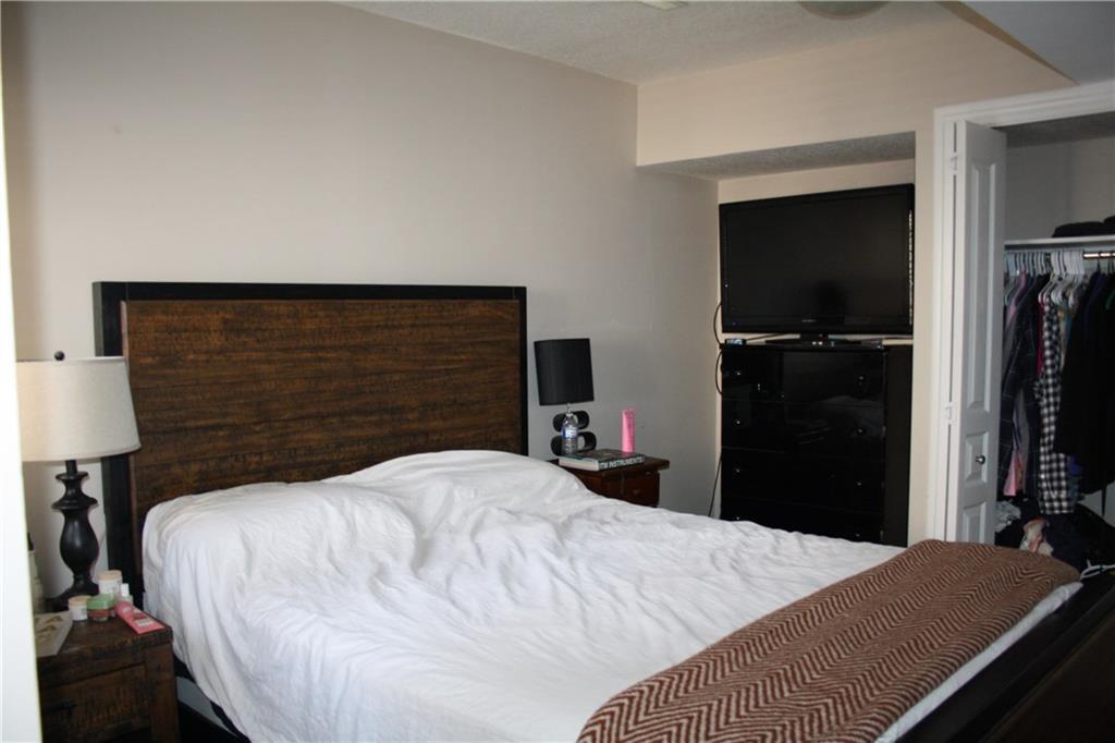 225, 33 Glamis Green SW, Calgary, AB, T3E 6T9 A1147174 Josh