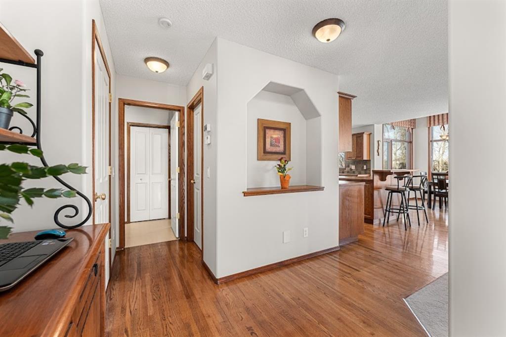 36 Fairways Drive NW, Airdrie, AB, T4B 2P5 A1157331 Chris Richter