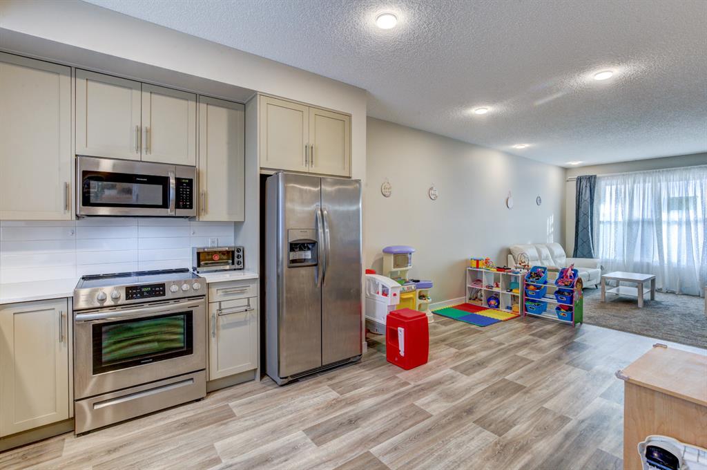 72 Carrington Boulevard NW, Calgary, AB, T3P 1K8 A1158603 Home Sweet Home Team