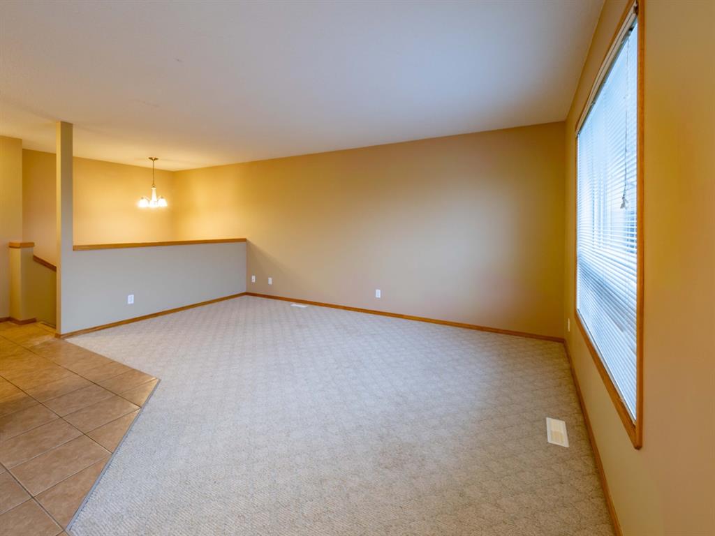 Unit C 132 Centre Street, Strathmore, AB, T1P 0C5 A1162766 Heart
