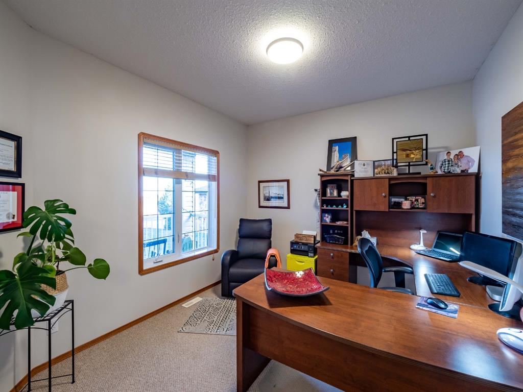 105 Speargrass Circle, Carseland, AB, T0J 0M0 A1162902 Heart & Sold