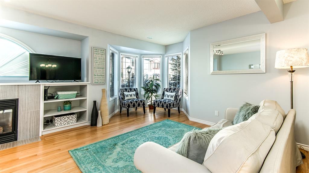 84 Prominence View SW, Calgary, AB, T3H 3M8 A1170425 Kelly Houston