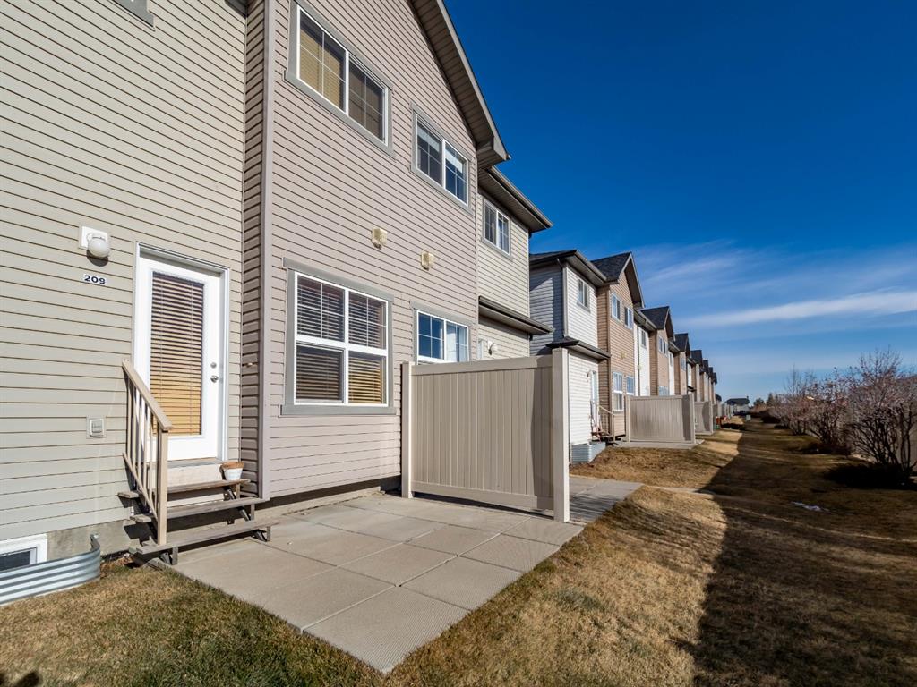 209 Ranch Ridge Meadow, Strathmore, AB, T1P 0A9 A1180839 Heart & Sold Ashlee Samaska