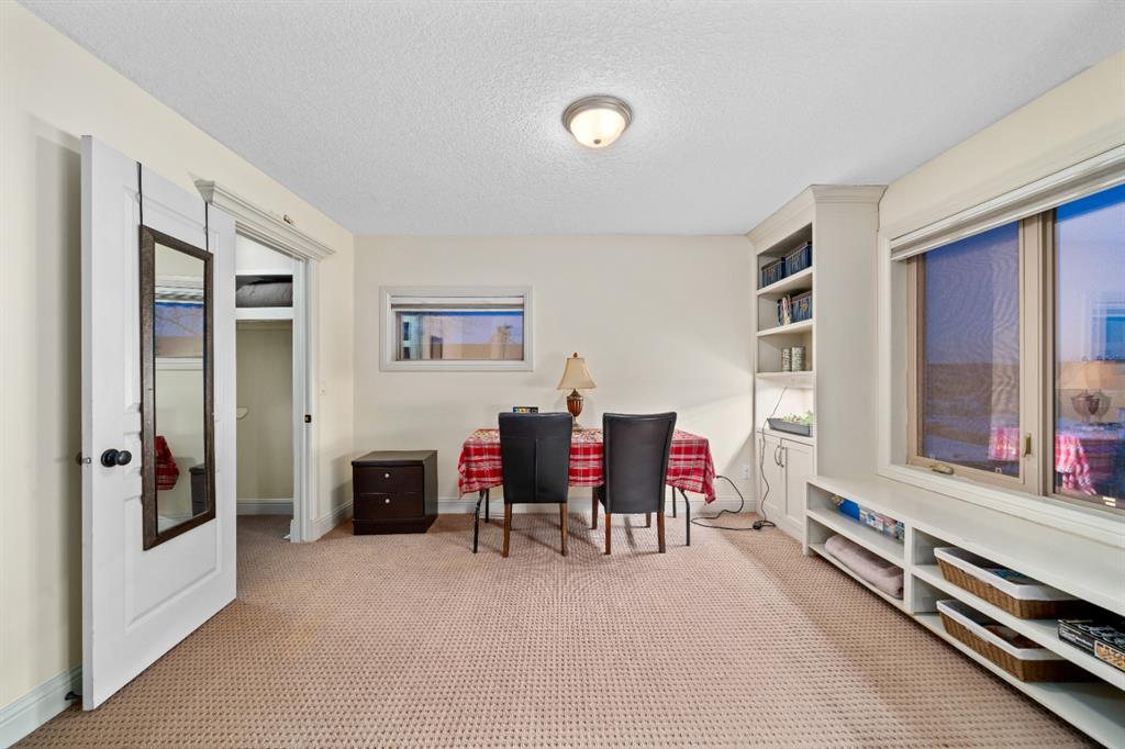 4715 23 Avenue NW, Calgary, AB, T3B 0Z5 A1184707 Chris Richter