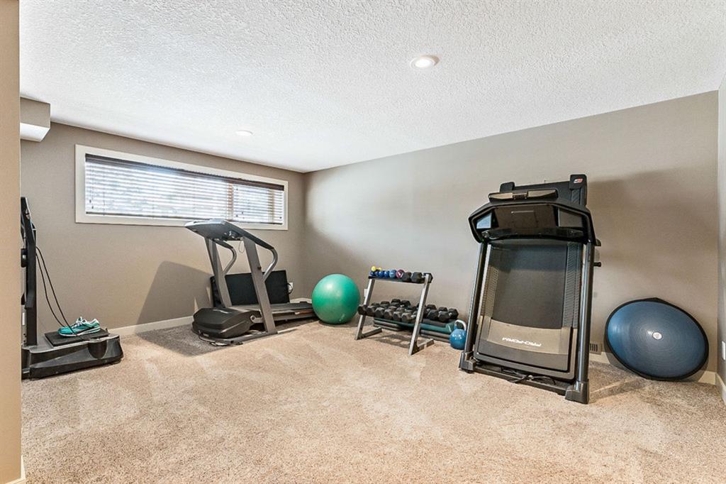 48 Suntree Lane, Okotoks, AB, T1S 1C1 A1188153 Andrea WiltonClark