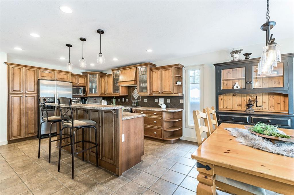 48 Suntree Lane, Okotoks, AB, T1S 1C1 A1188153 Andrea WiltonClark