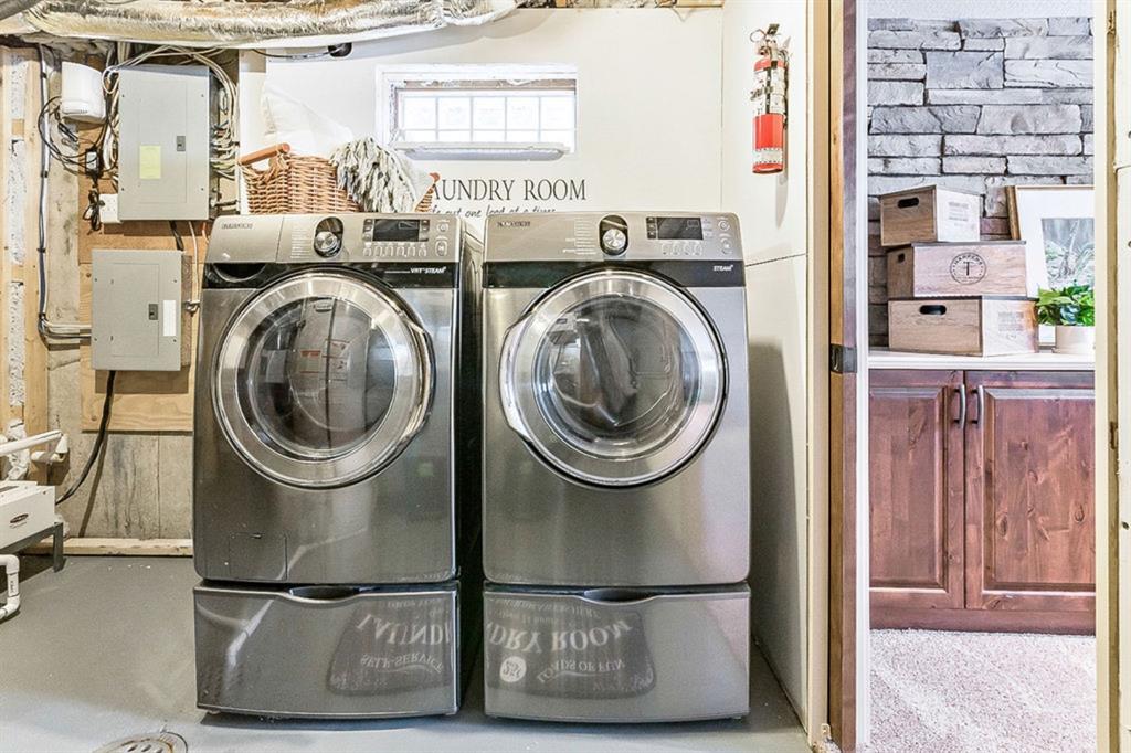 48 Suntree Lane, Okotoks, AB, T1S 1C1 A1188153 Andrea WiltonClark