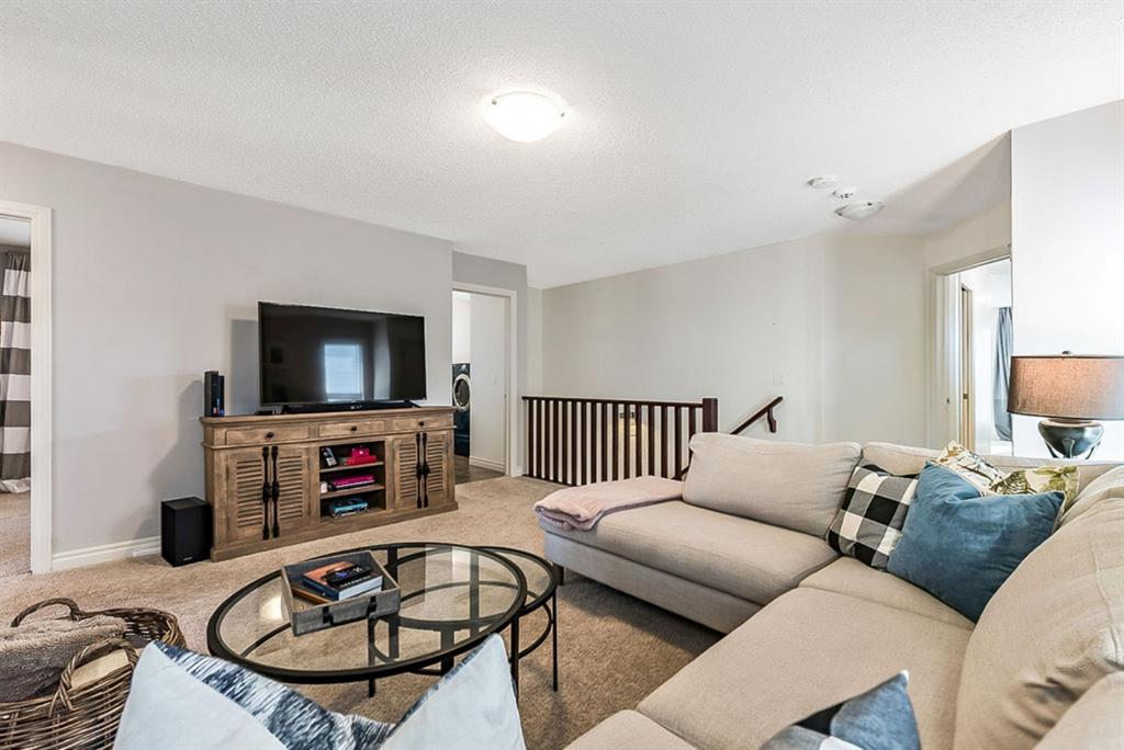 178 Cimarron Vista Way, Okotoks, AB, T1S 0K3 A1188606 Andrea Wilton