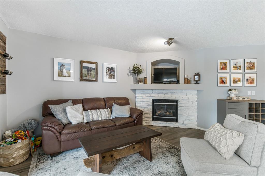 99 Everstone Rise SW, Calgary, AB, T2Y 4J8 A1190203 Chris Richter