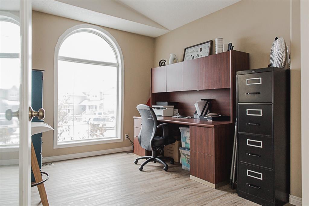 9342 Lakeshore Court, Grande Prairie, AB, T8X 1S4 A1193575 Team North