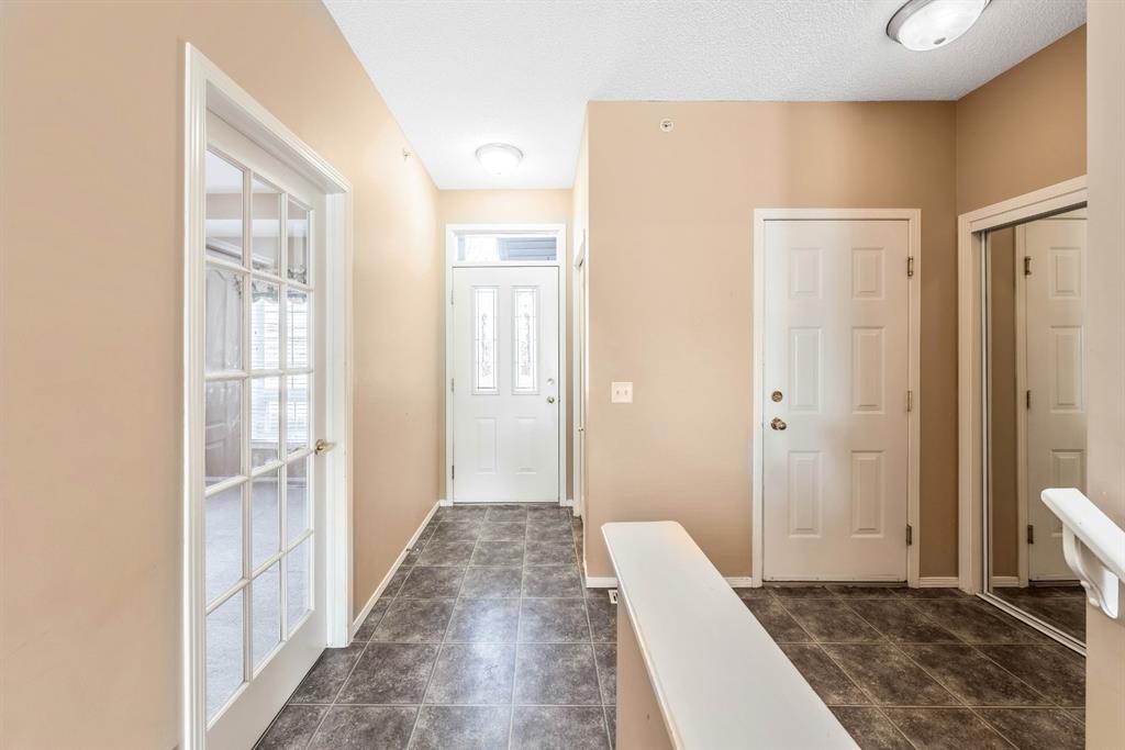 311 Shannon Estates Terrace SW, Calgary, AB, T2Y 4C5 A1195836 Smith