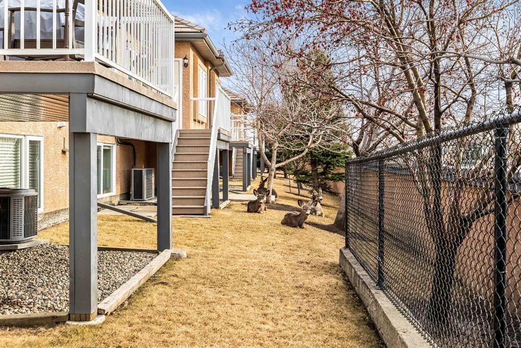 311 Shannon Estates Terrace SW, Calgary, AB, T2Y 4C5 A1195836 Smith