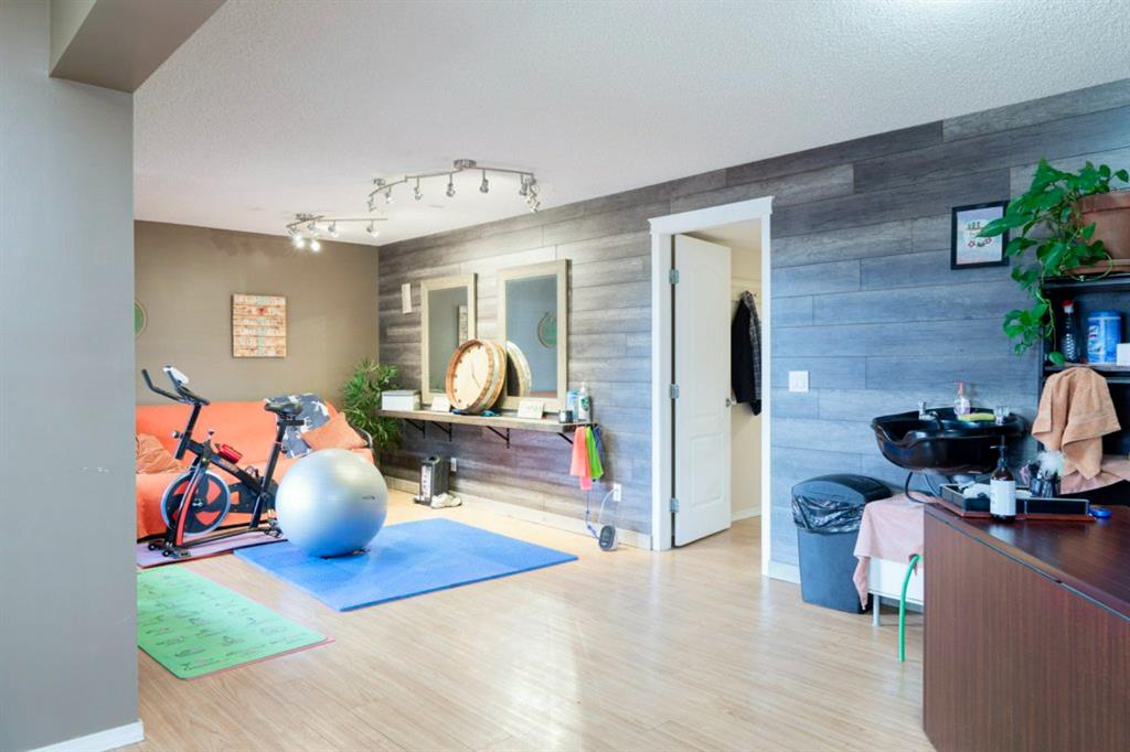 6 Kincora Gardens NW, Calgary, AB, T3R 1R4 A1204301 Gerard Chiasson