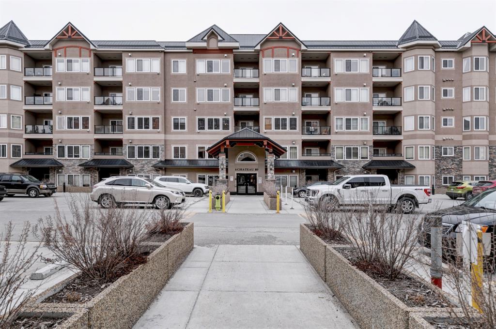 211 10 Discovery Ridge Close SW, Calgary, AB, T3H 5X3 A1208956 Fiona Christiaansen 211 10 Discovery Ridge Close SW, Calgary, AB, T3H 5X3 A1208956 Fiona Christiaansen