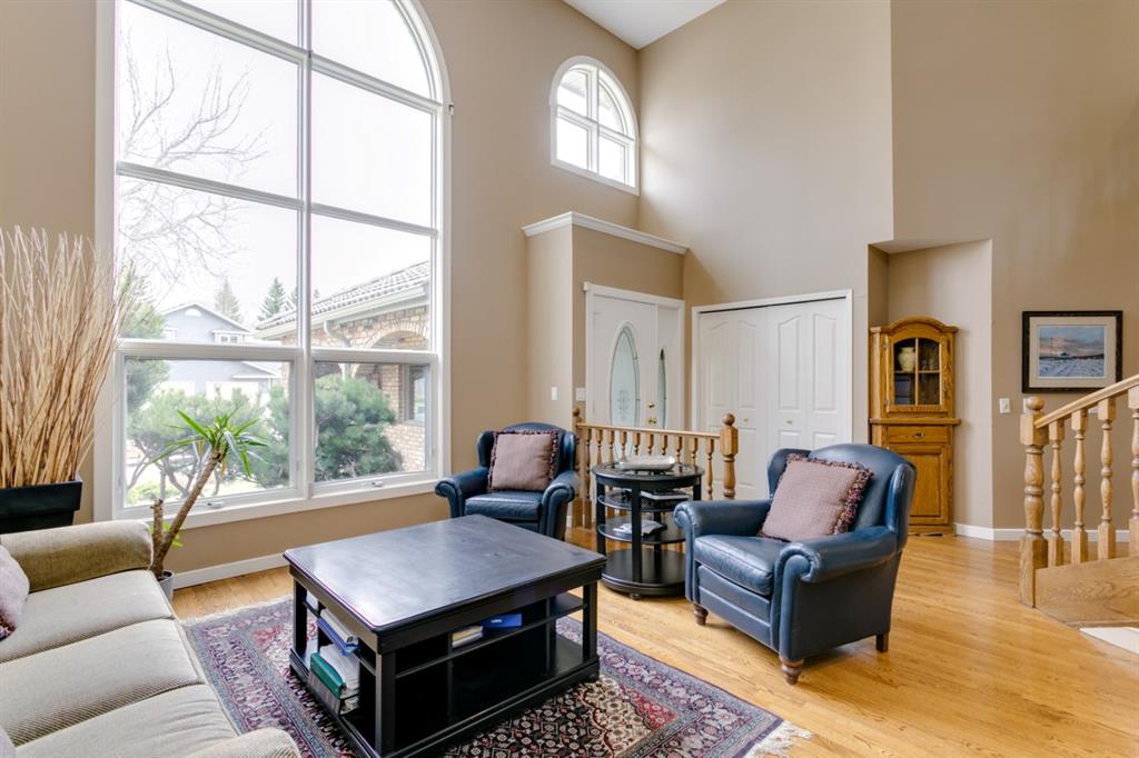 79 Oakmount Court SW, Calgary, AB, T2V 5B8 A1213685 The Home Hunters