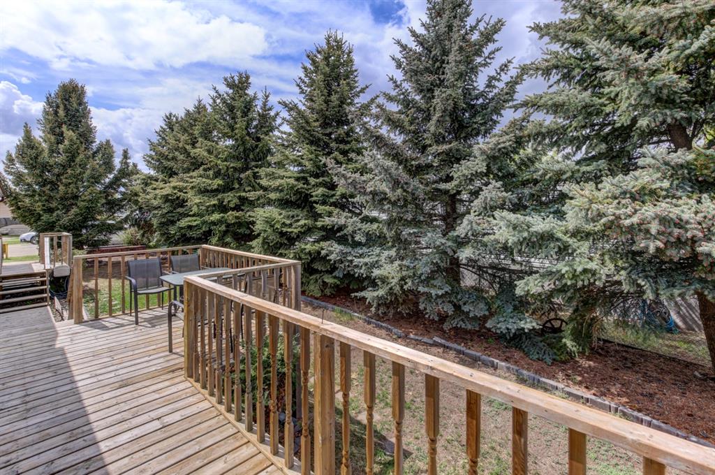 811 Madison Drive, Irricana, AB, T0M 1B0 A1221453 Mari Carr Real Estate