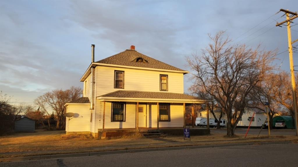 4900 1 Avenue, Chauvin, AB, T0B 0V0 A1229152 Coldwell Banker