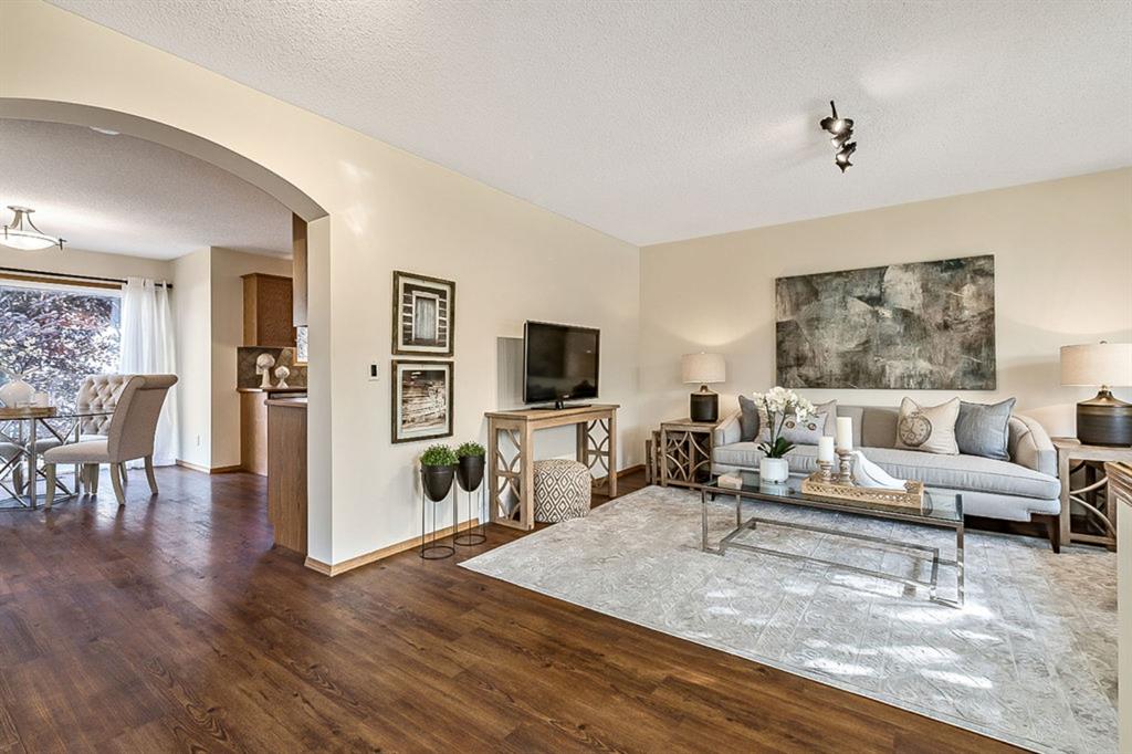 29 Crystal Shores Crescent, Okotoks, AB, T1S 1Y2 A1237847 Andrea