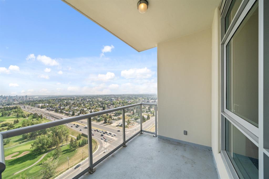 2401 77 Spruce Place SW, Calgary, AB, T3C 3X6 A1237921 Robyn Moser