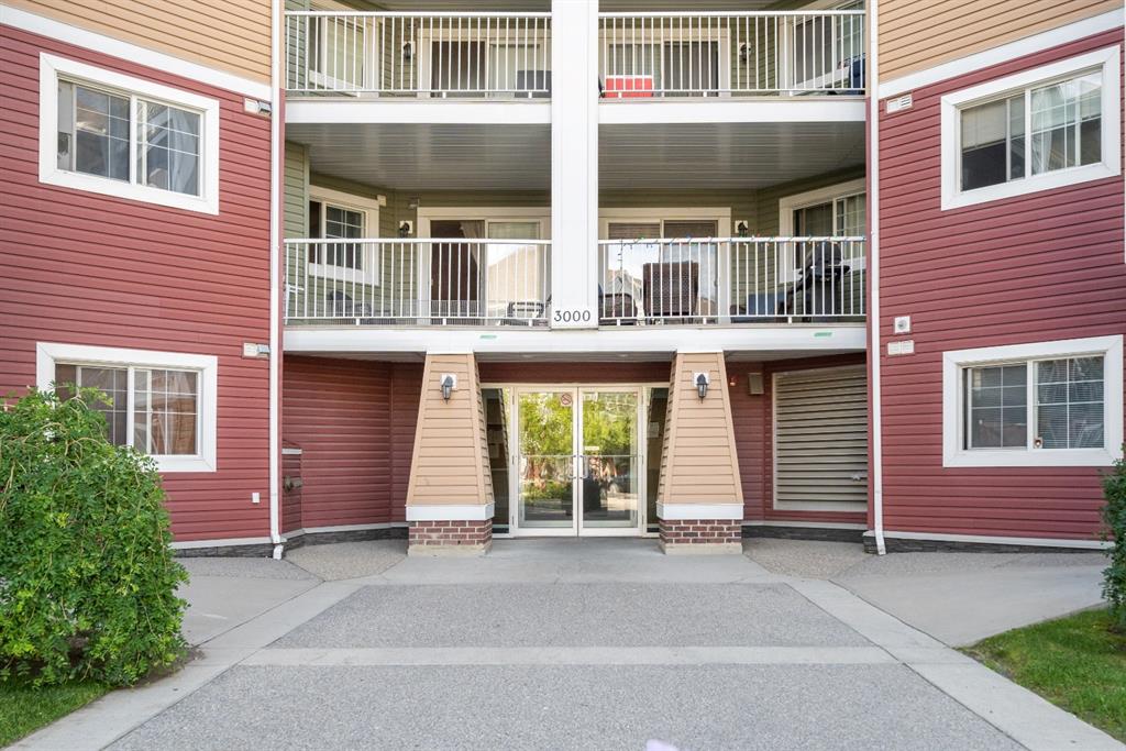3401 10 Prestwick Bay SE, Calgary, AB, T2Z 0B3 A1237929 Robyn