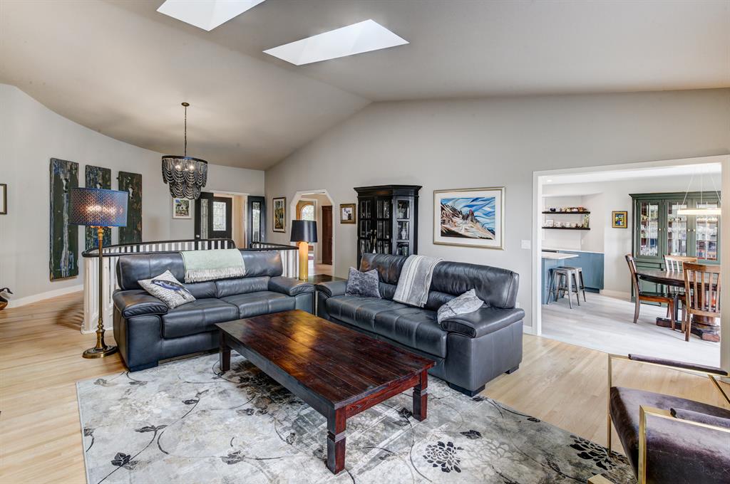 23 Scandia Point NW, Calgary, AB, T3L 1T6 A2015633 Brenda Parai and