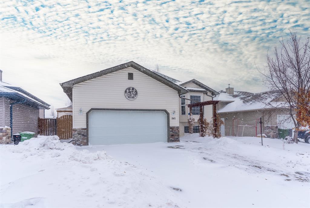 541 Hillview Gate, Strathmore, AB, T1P1Z6 A2016420 Heart & Sold