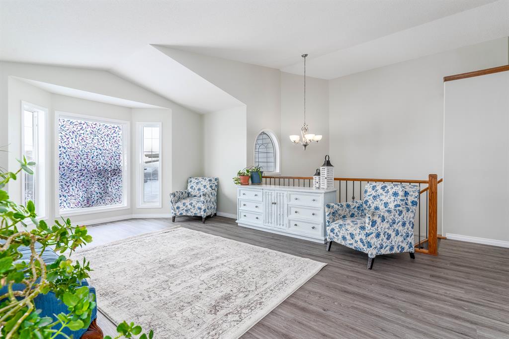 541 Hillview Gate, Strathmore, AB, T1P1Z6 A2016420 Heart & Sold